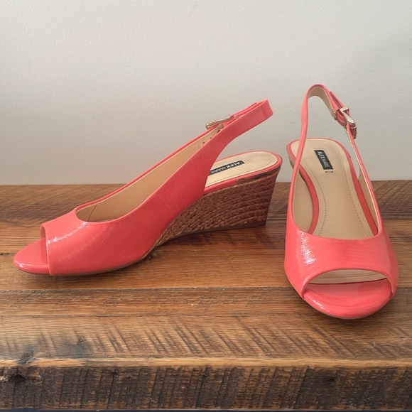 Shoes - Picture 1 of 3